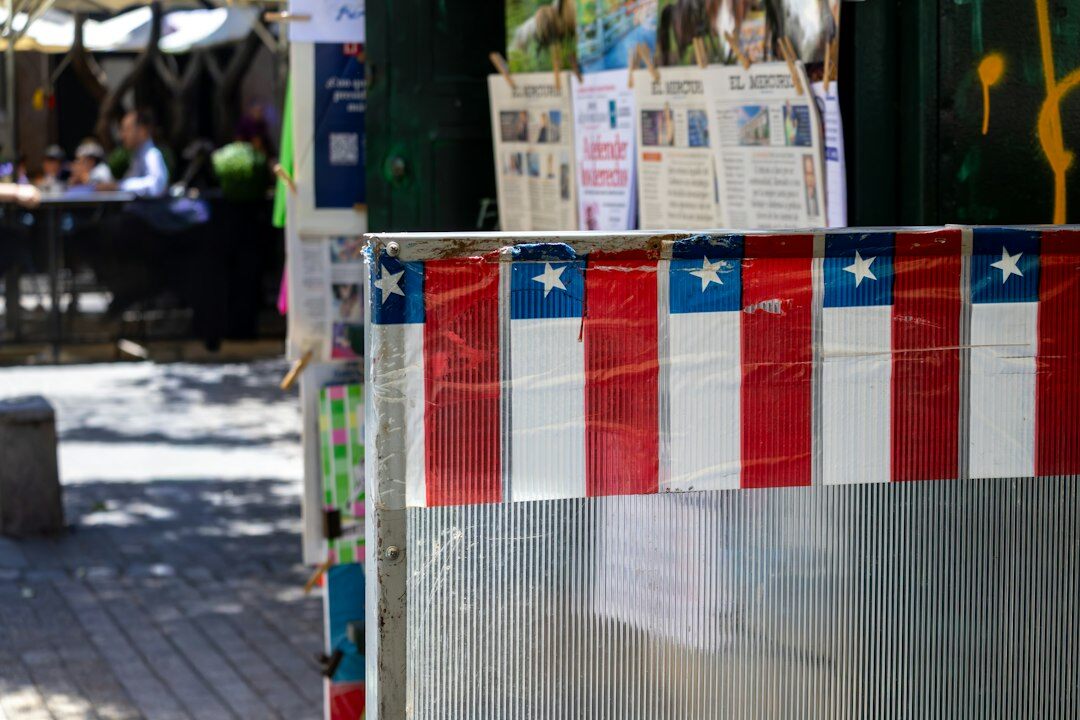 chilean market vendors talking